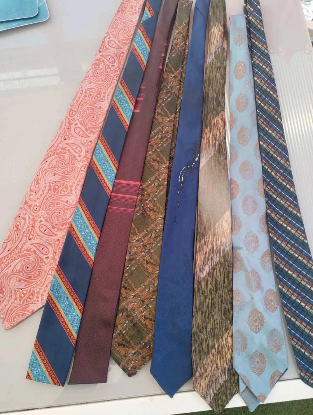 Lot de 8 cravates différents motifs